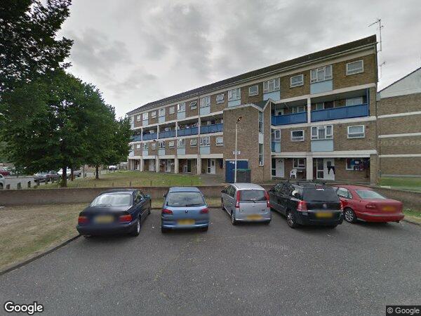 Flat Parkfield Drive in Greater London