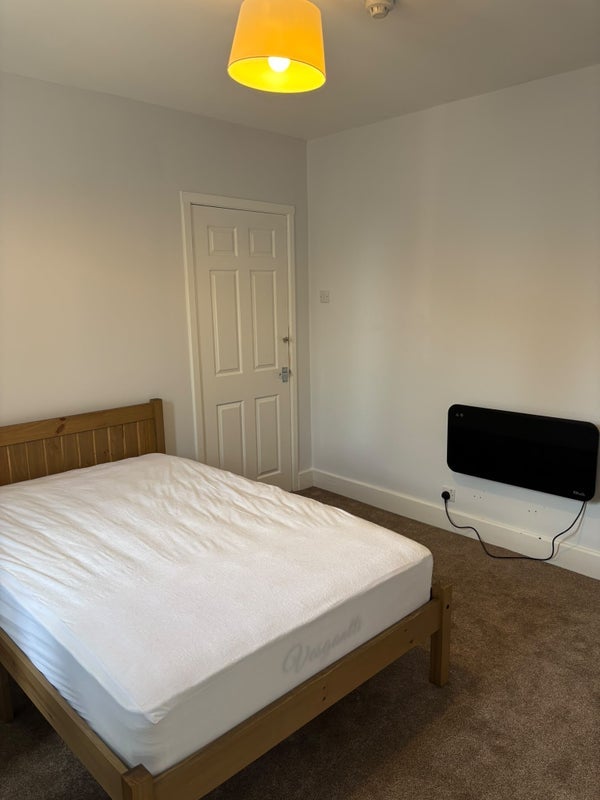 Room Queens Road in Leicester