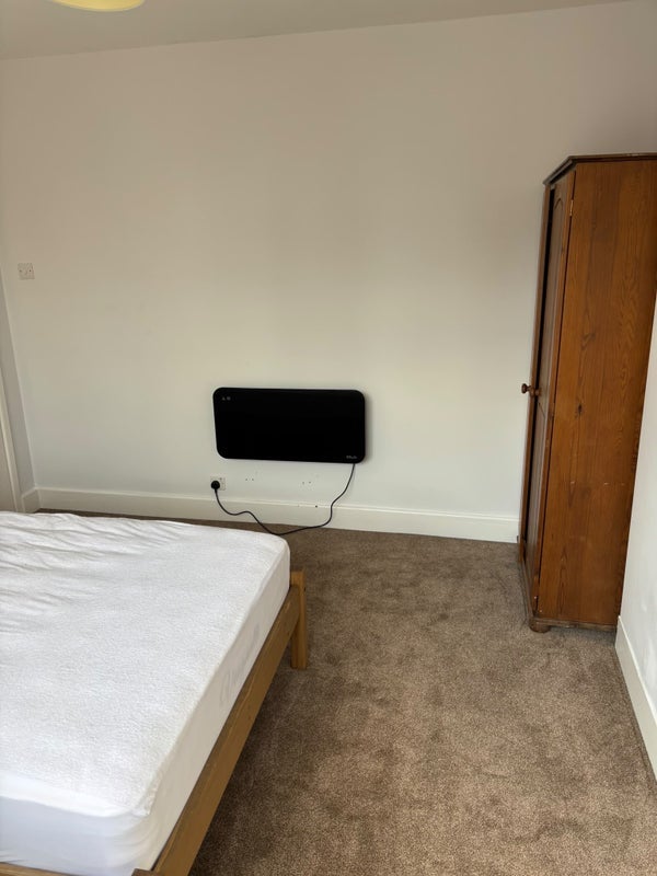 Room Queens Road in Leicester