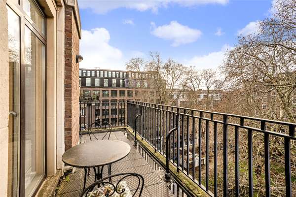 Flat Dean Ryle Street in City of Westminster