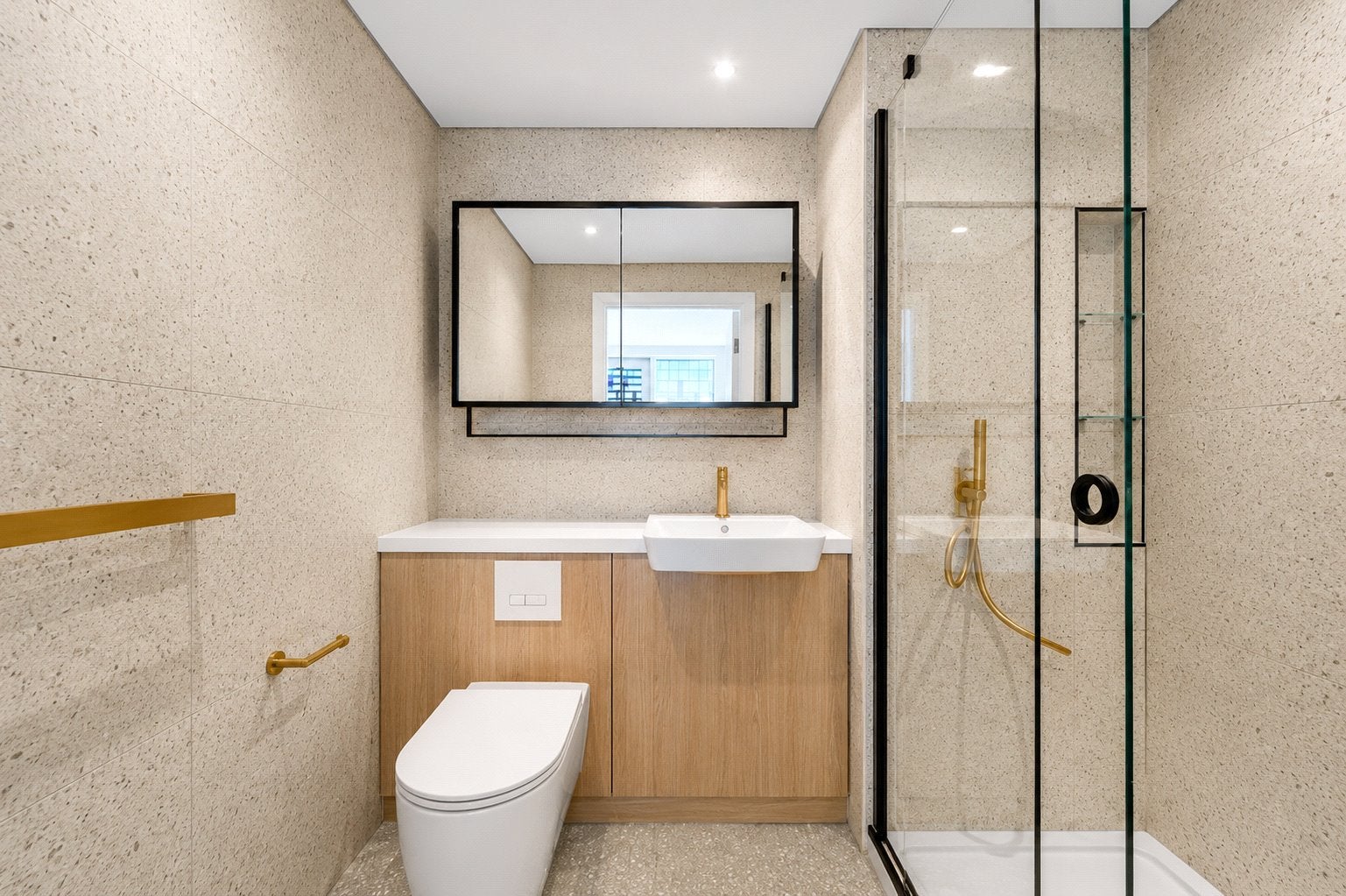Flat Cendal Crescent in Greater London
