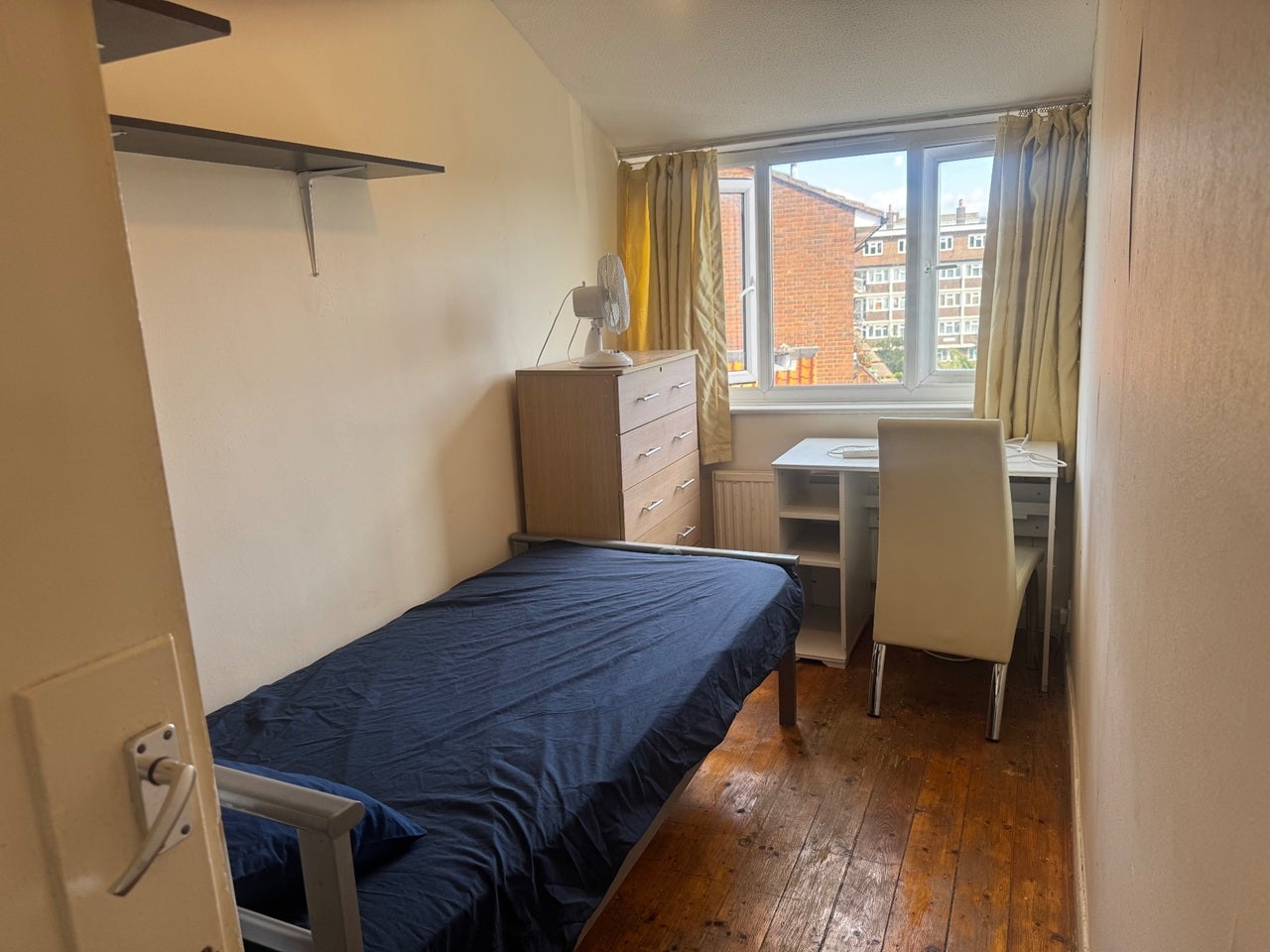 Room Beckway Street in Greater London