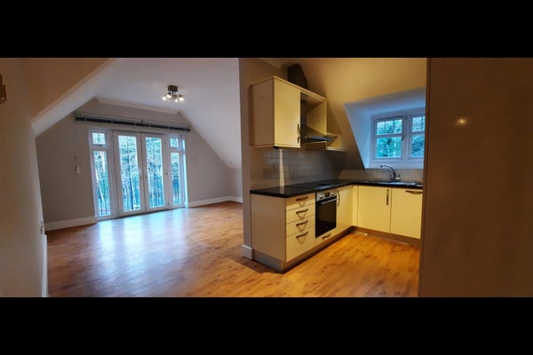 Flat Yester Road in London