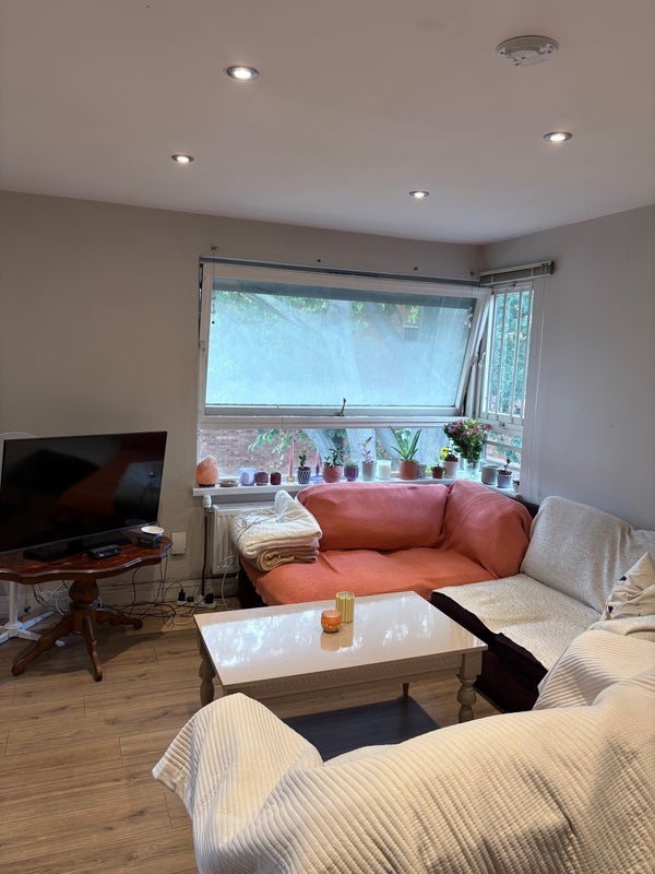 Room Mary Datchelor Close in Greater London
