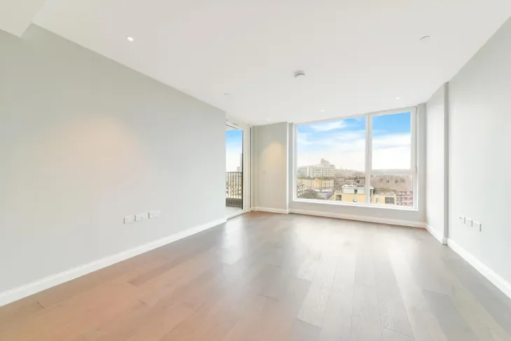 Flat Kennington Lane in Greater London