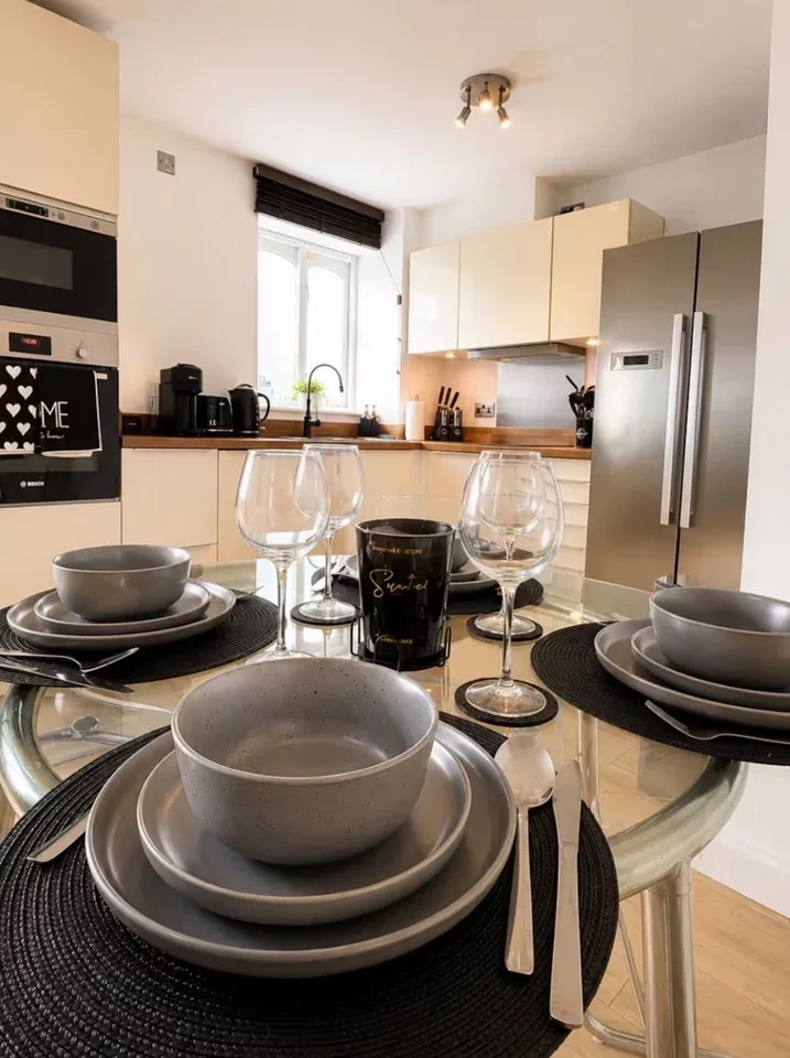 Flat Wheat Sheaf Close in Greater London