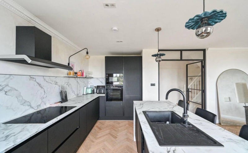 Room Ladbroke Grove in Greater London