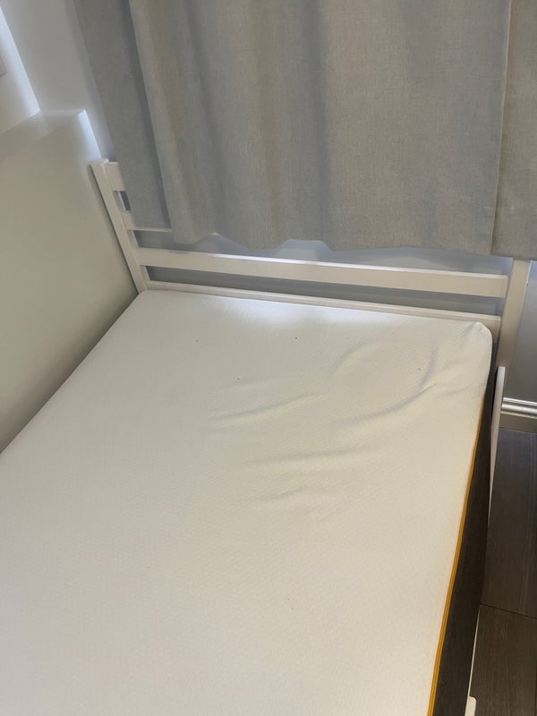 Room Hospital Way in Greater London