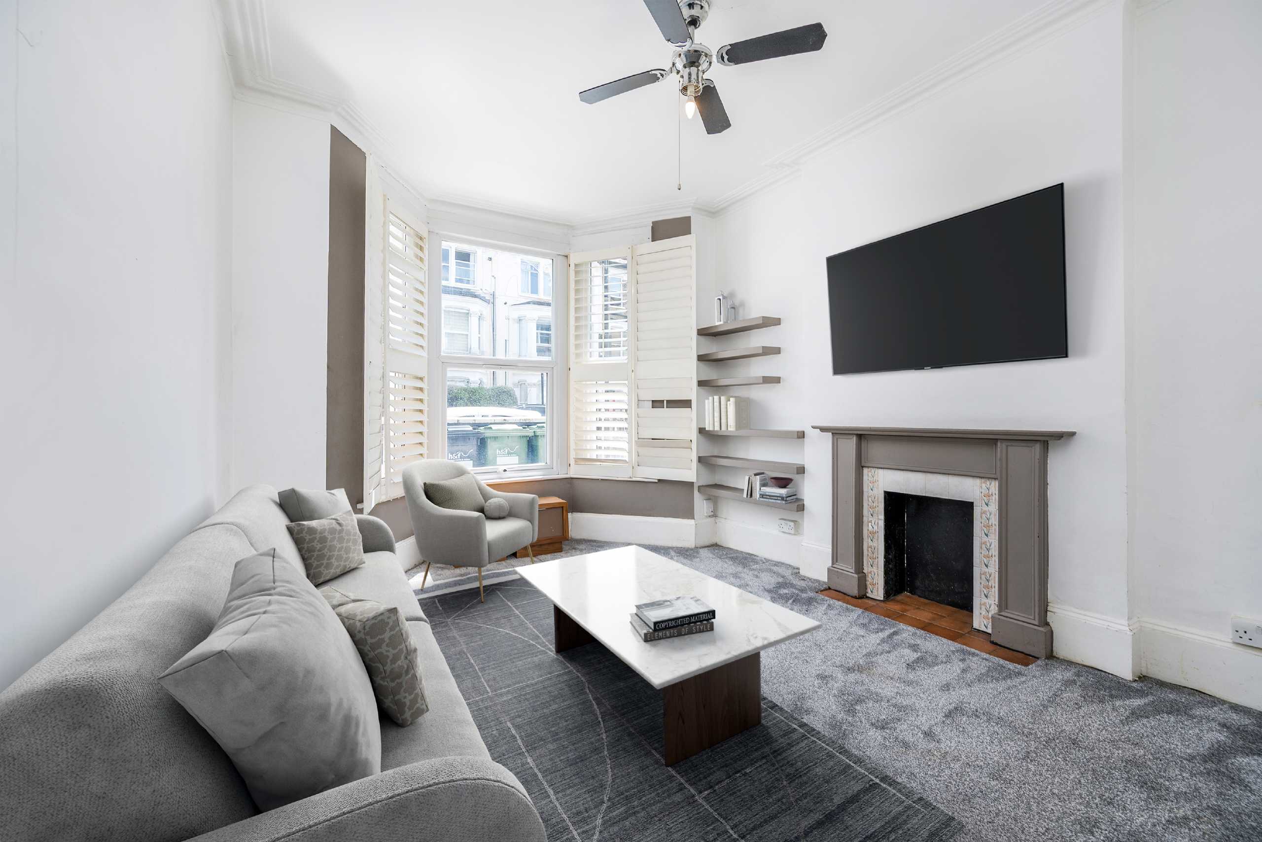 Flat Davisville Road in Greater London