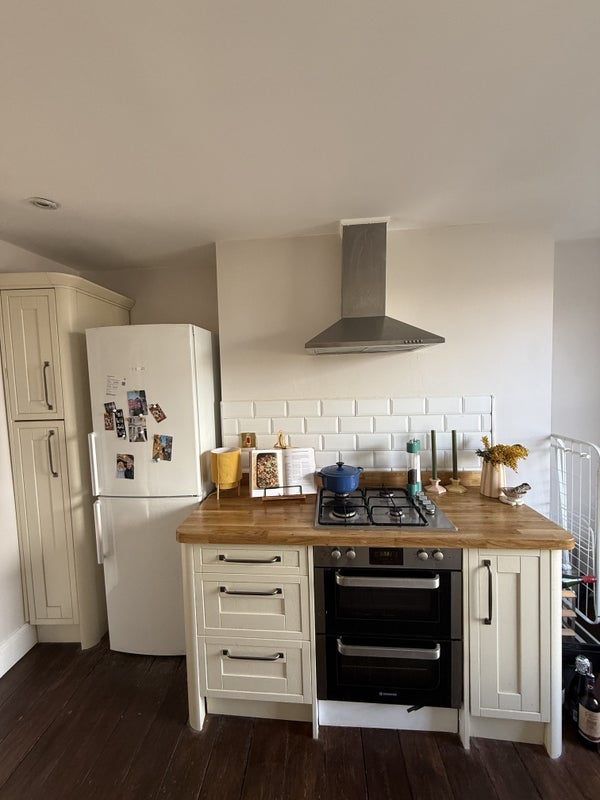 Room Camden Hill Road in Greater London