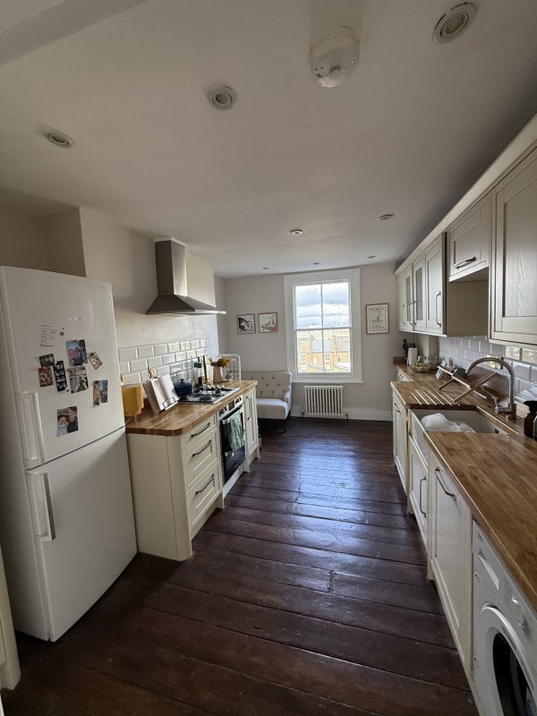 Room Camden Hill Road in Greater London