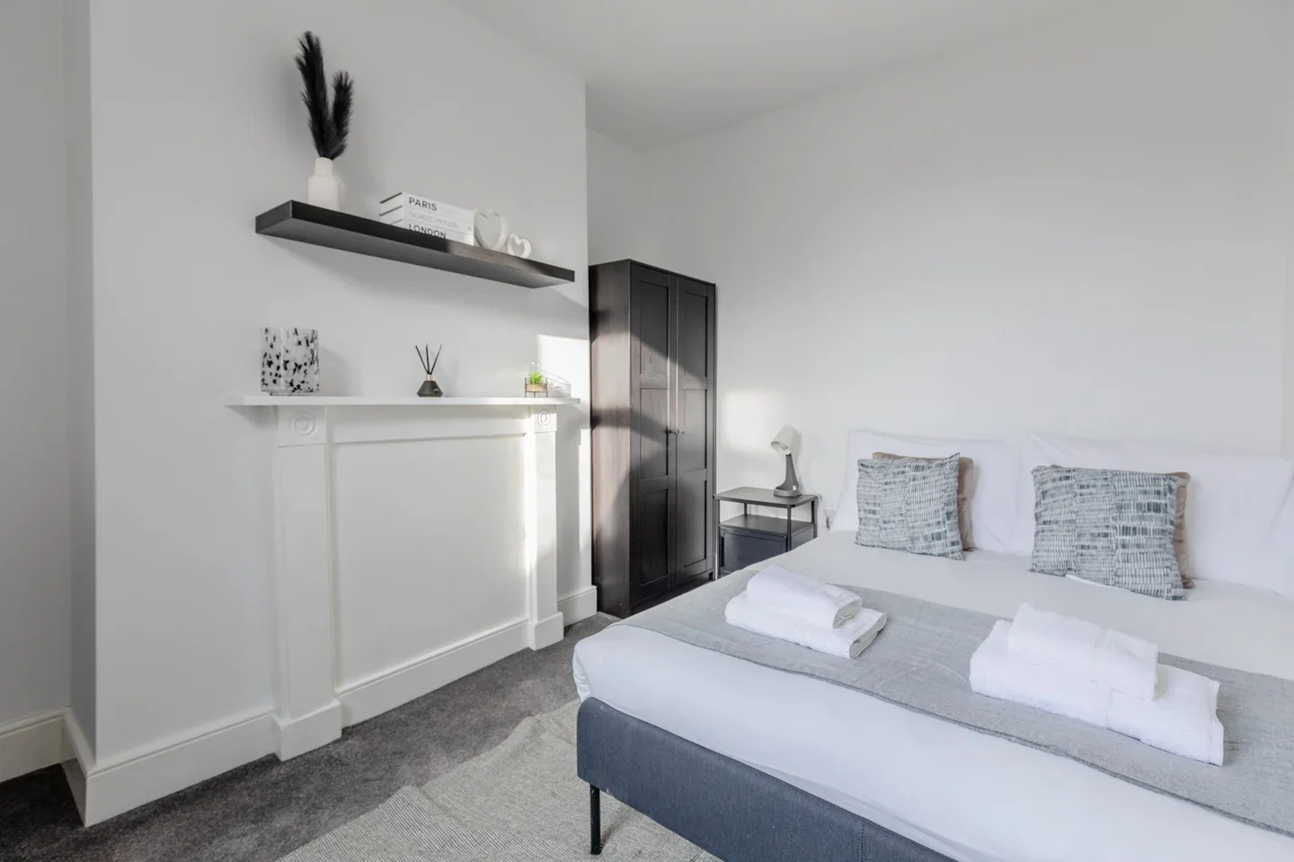 Flat Goldhawk Road in Greater London