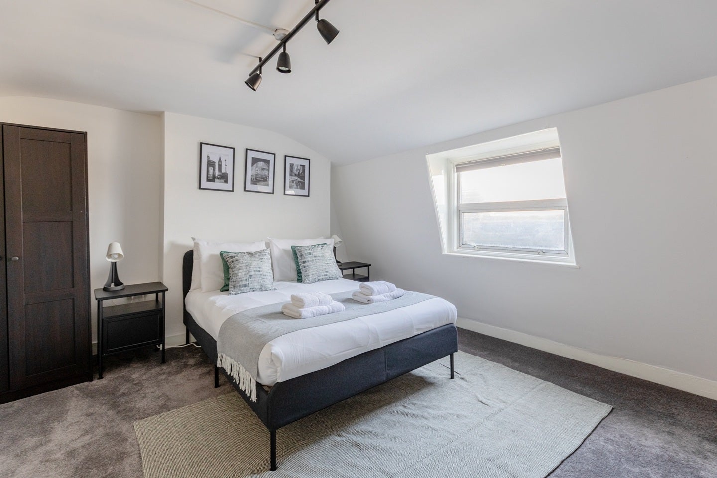 Flat Goldhawk Road in Greater London