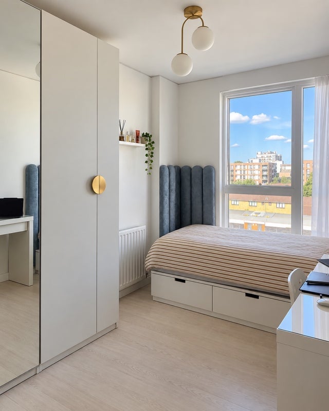 Room Kingsland Road in Greater London