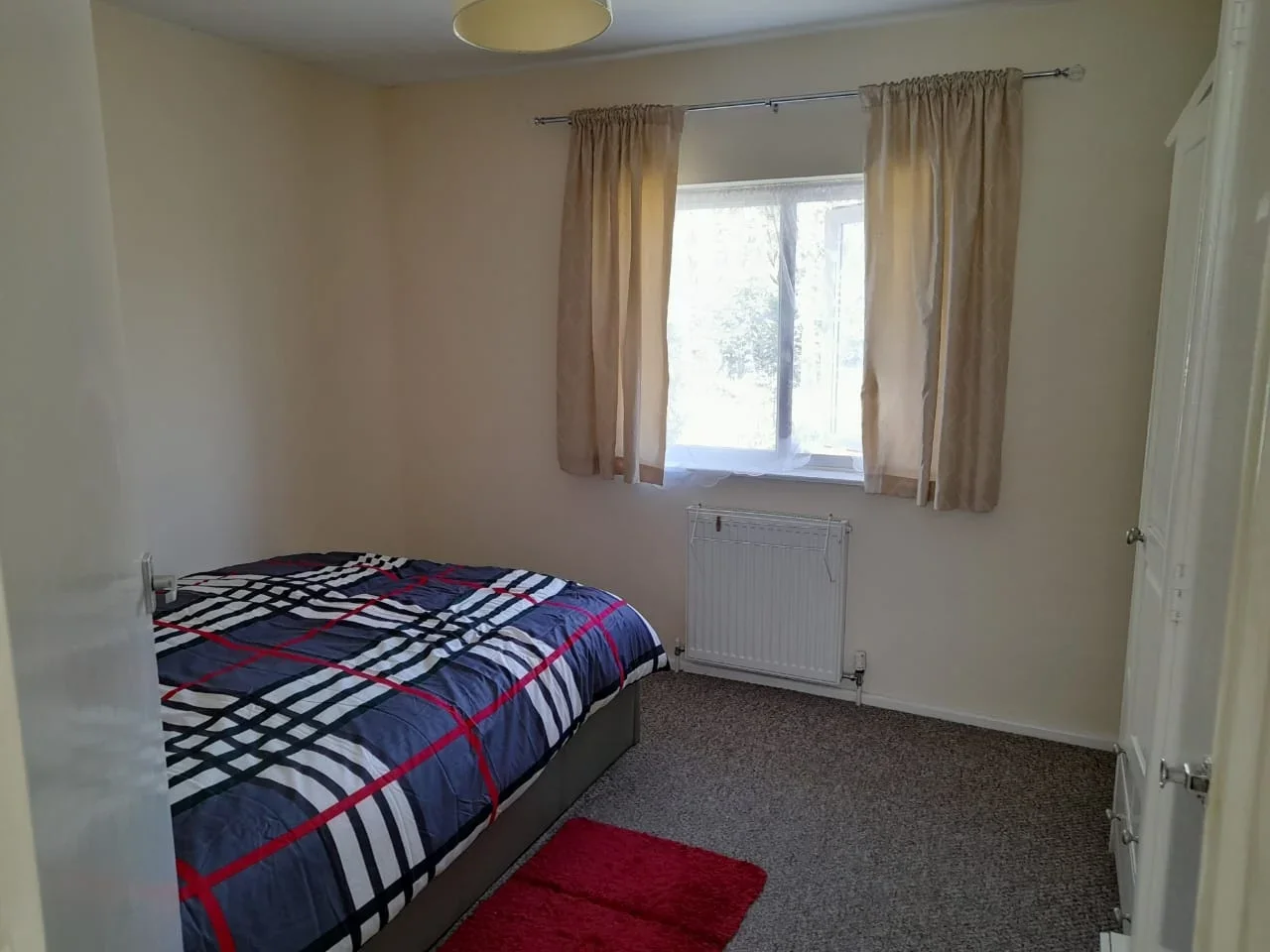 Room Canberra Square in Tilbury