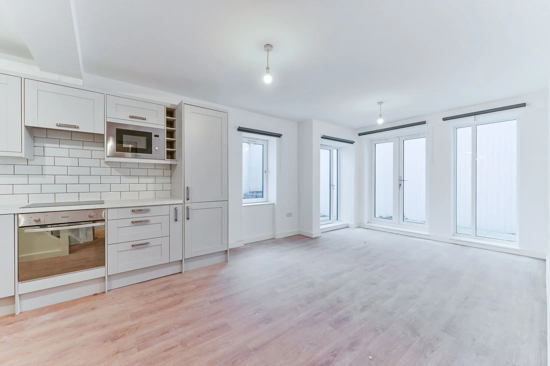 Flat Famet Avenue in Greater London