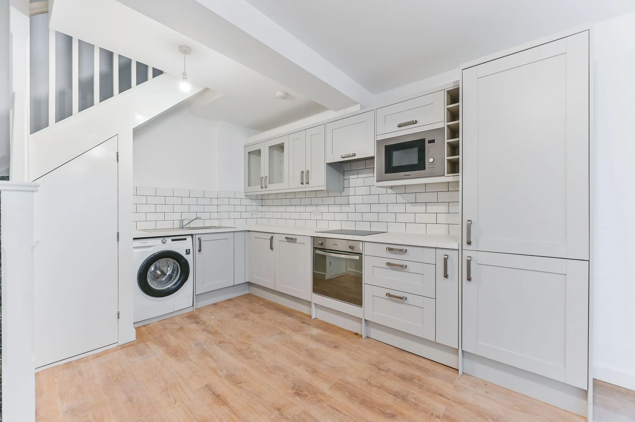 Flat Famet Avenue in Greater London