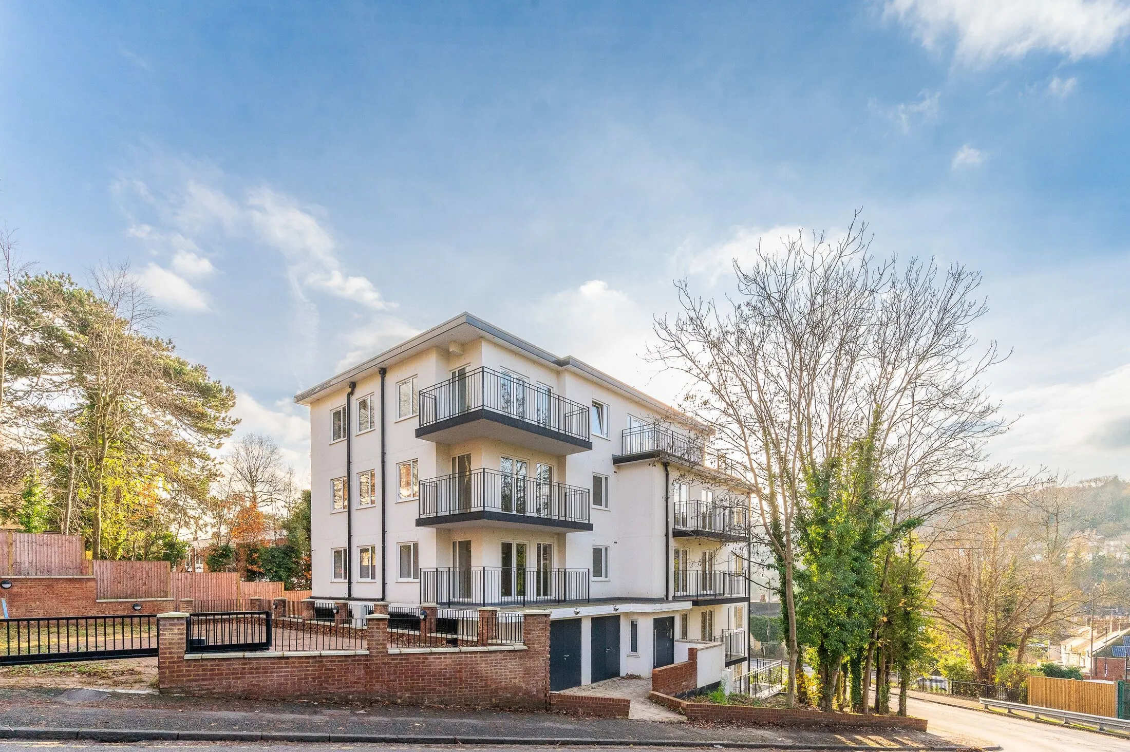 Flat Famet Avenue in Greater London