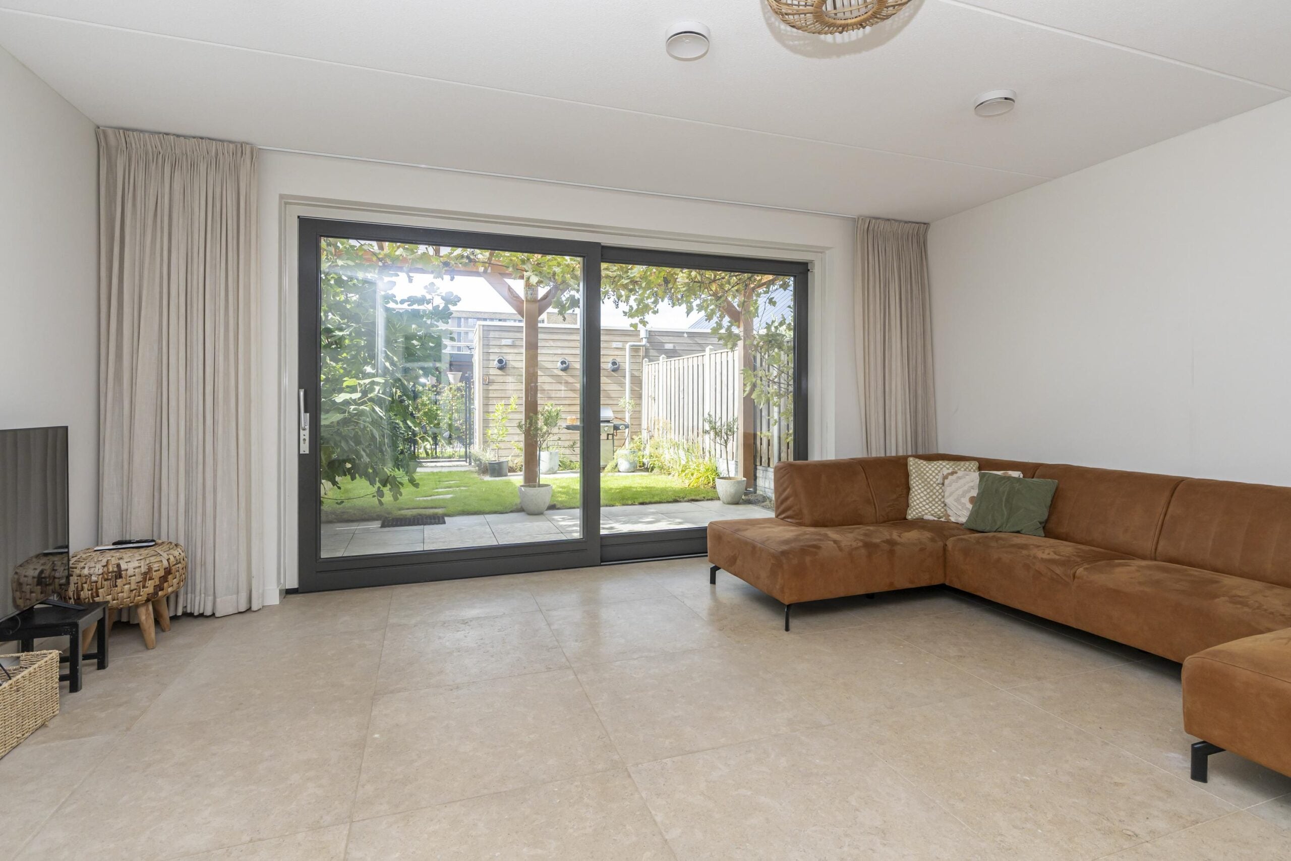 Tussenwoning te koop: Parelmoervlinderlaan 7, Rijswijk