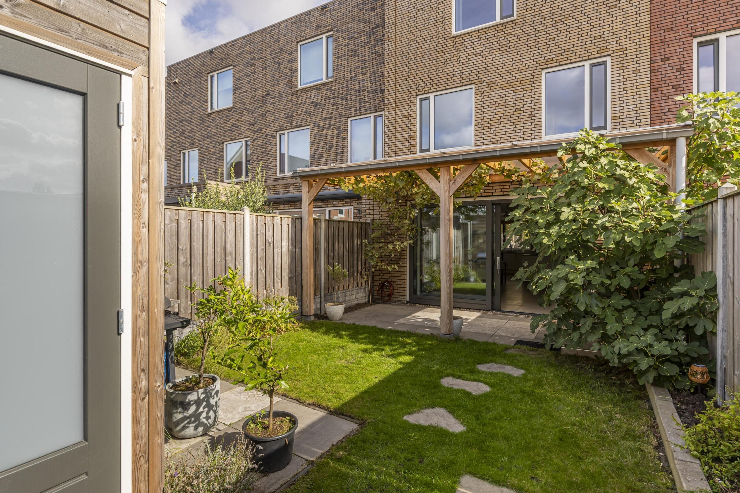Tussenwoning te koop: Parelmoervlinderlaan 7, Rijswijk