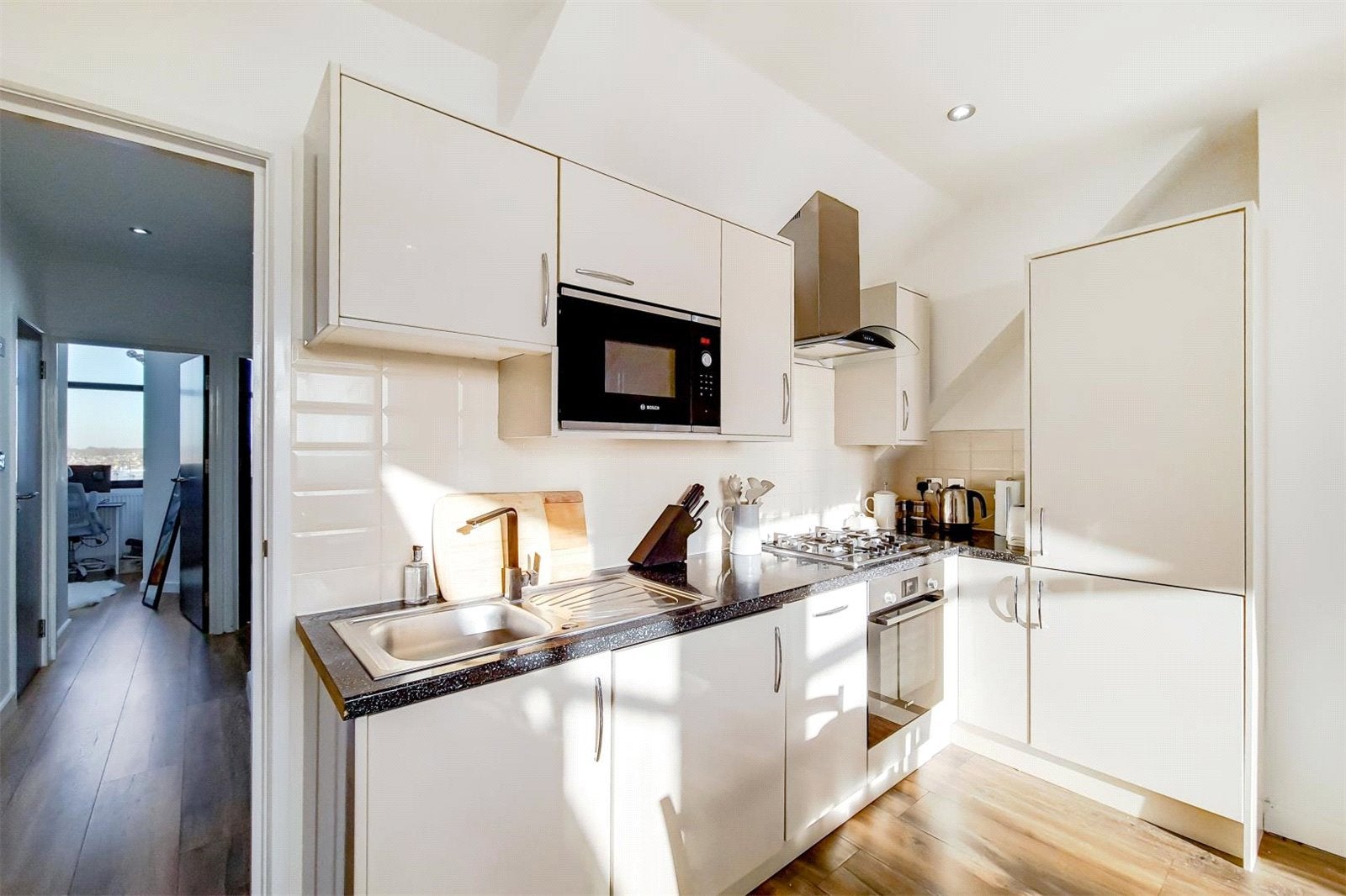 Flat Balham High Road in Greater London