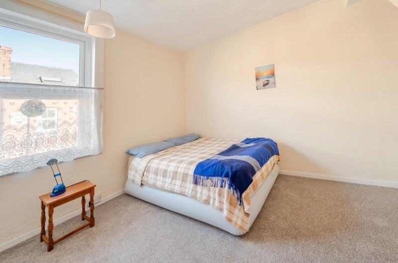 Room Back Ashville Road in Leeds