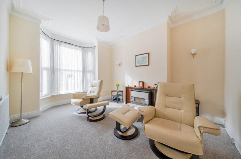 Room Back Ashville Road in Leeds