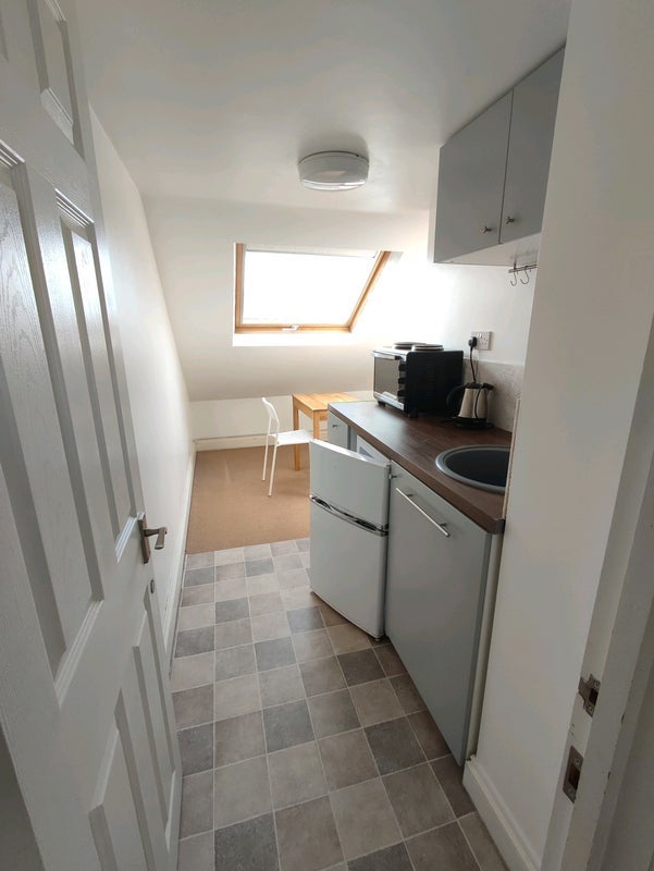 Flat Tranmere Road in Greater London