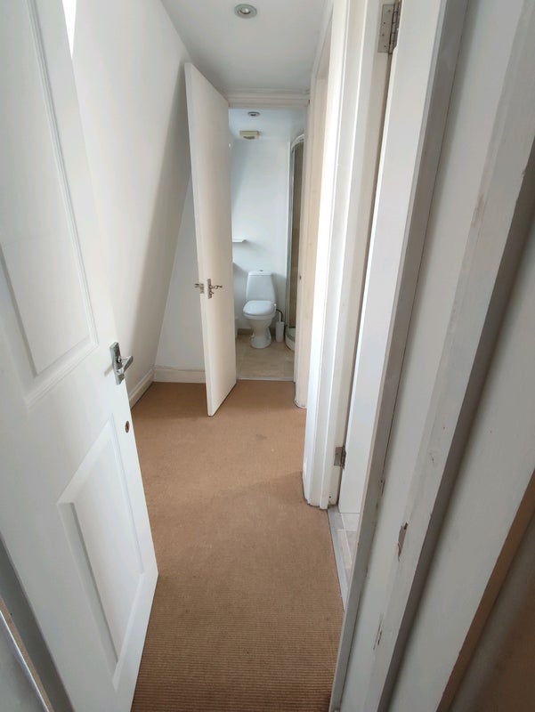 Flat Tranmere Road in Greater London