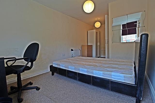 Room New Park Terrace in Pontypridd