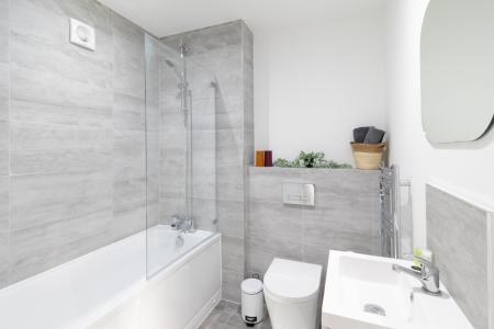 Flat Whitworth Close in Gosport