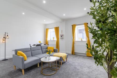 Flat Whitworth Close in Gosport