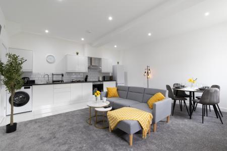 Flat Whitworth Close in Gosport