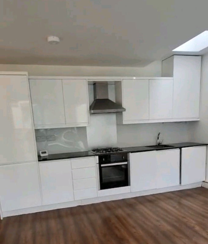 Room Garratt Lane in Greater London