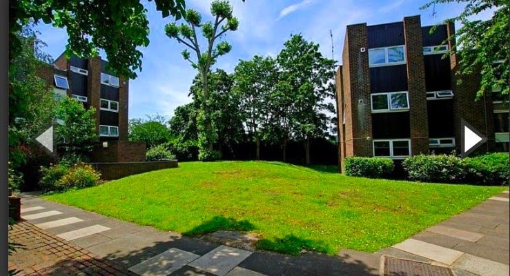 Flat Wellesley Road in Greater London
