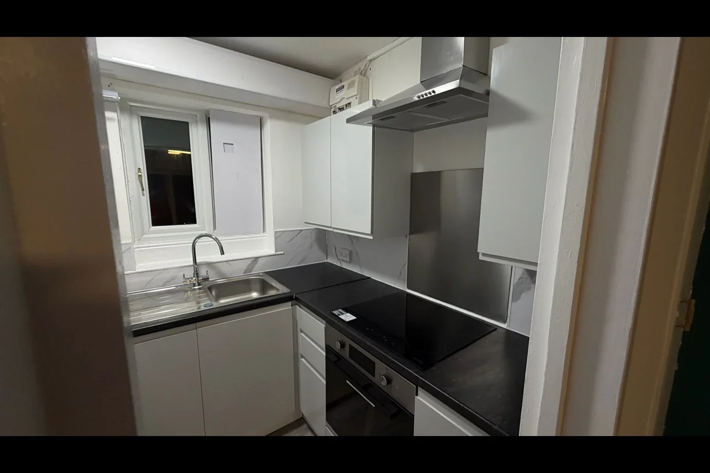 Flat Clover Way in Basildon