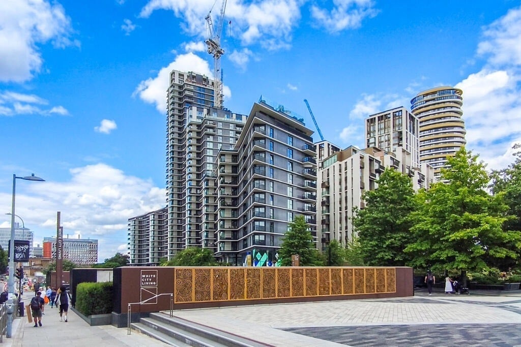 Flat Wood Lane in Greater London