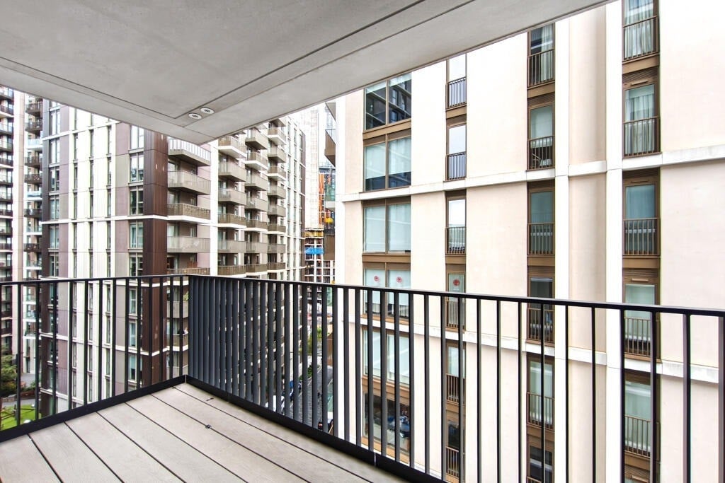Flat Wood Lane in Greater London