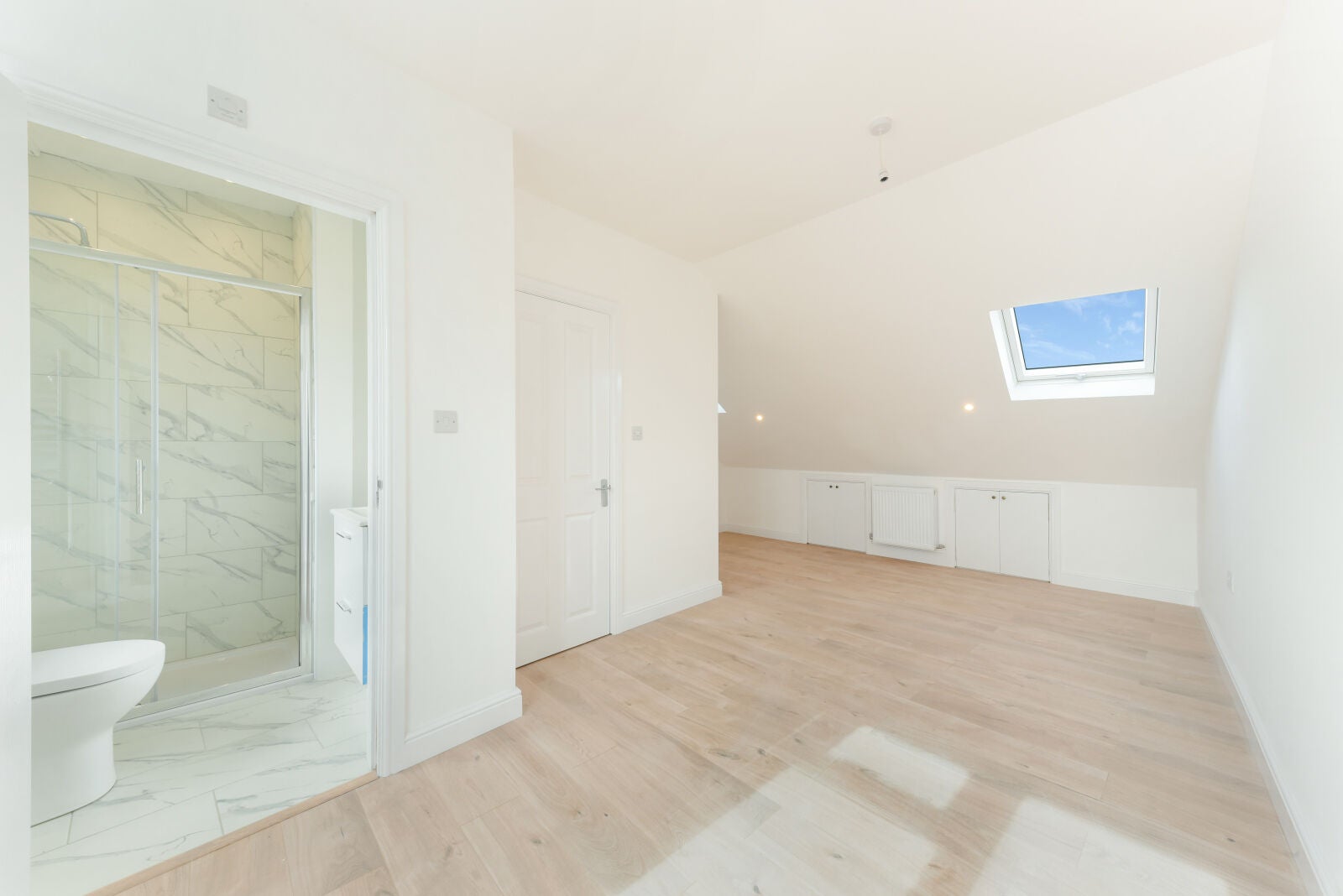 Flat Kingston Road in Greater London