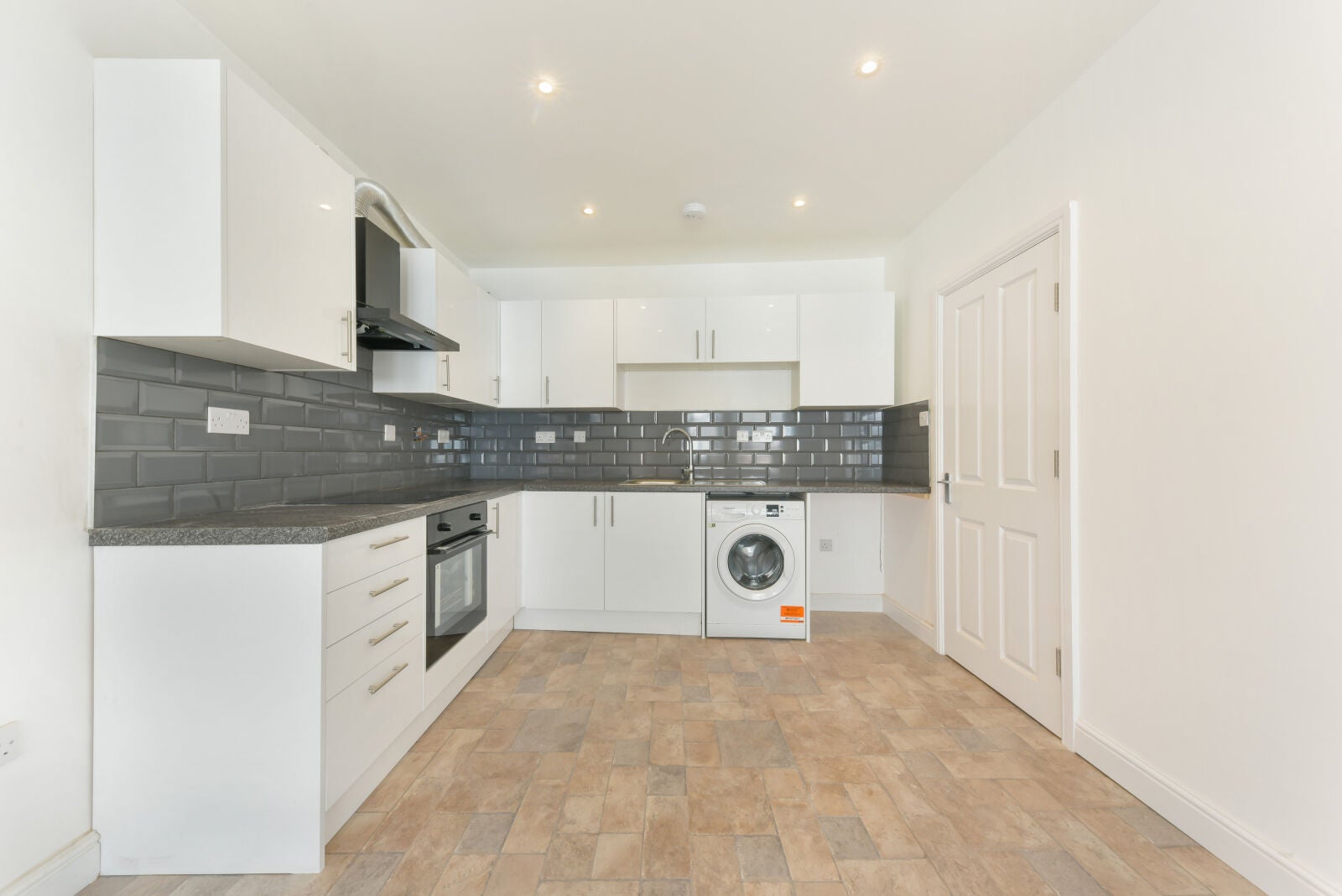 Flat Kingston Road in Greater London