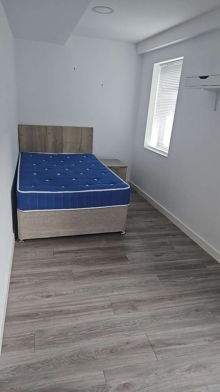 Room Strawberry Place in Newcastle upon Tyne