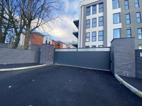 Flat Chorley New Road in Horwich