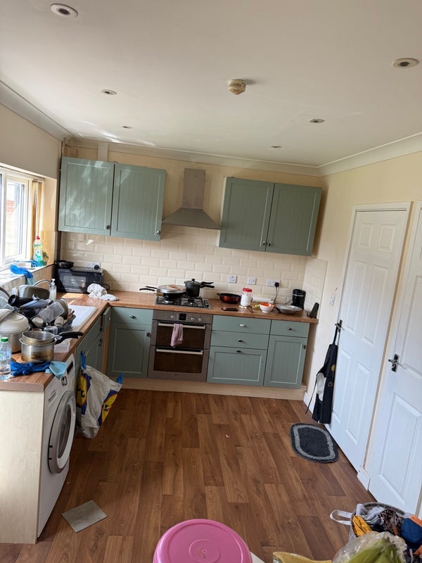 Room Hall Hill Drive in Stoke-on-Trent