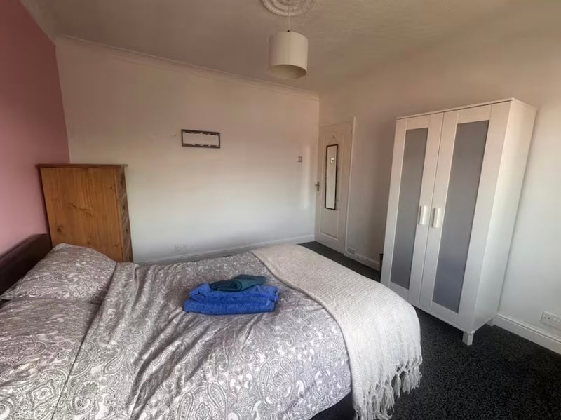 Room Mayswood Grove in Birmingham