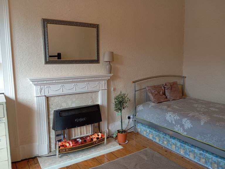 Flat Novar Drive in Glasgow