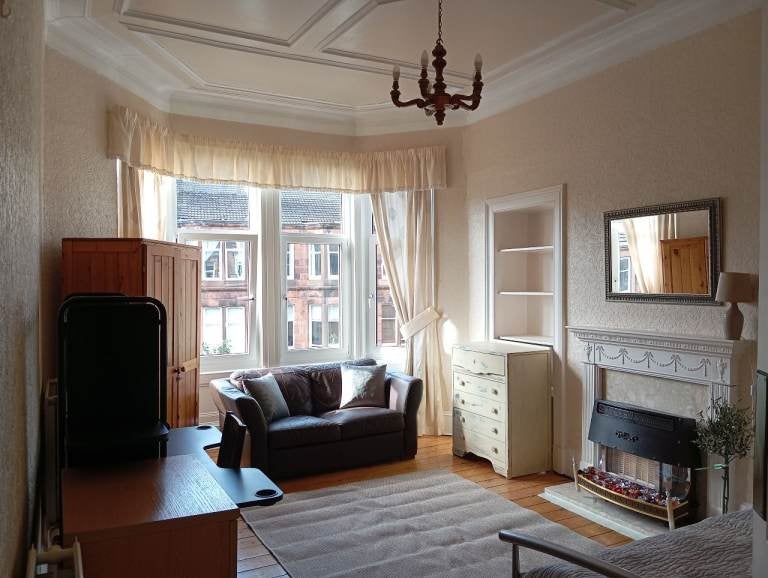 Flat Novar Drive in Glasgow