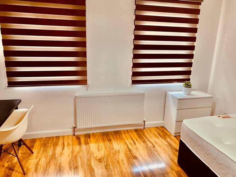 Room Brettenham Road in Greater London