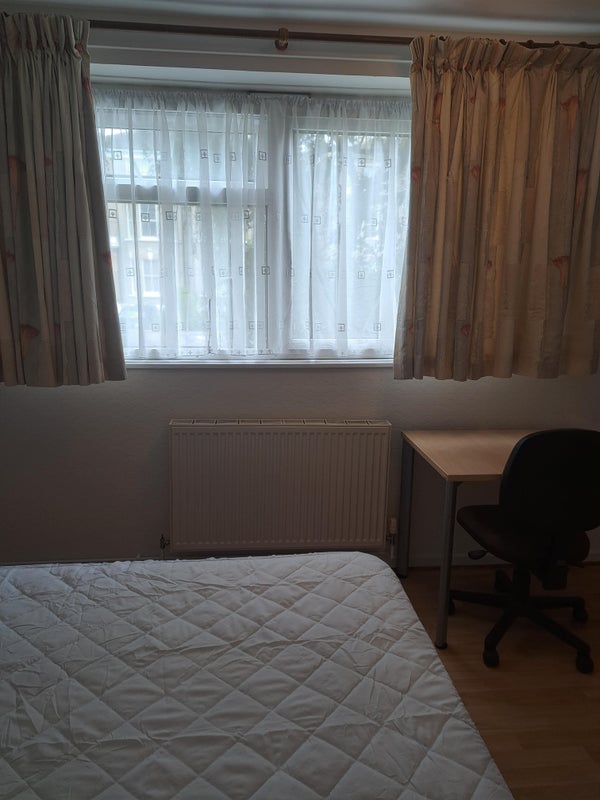 Room Dacre Park in Greater London