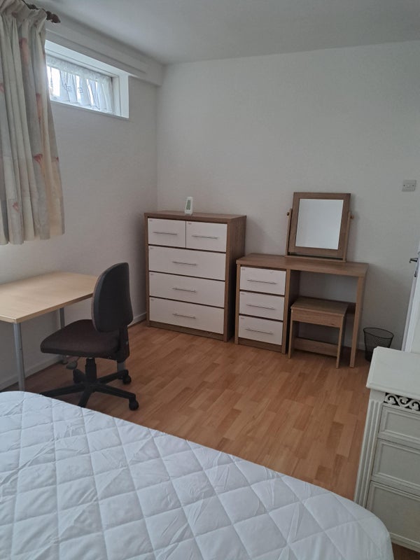Room Dacre Park in Greater London