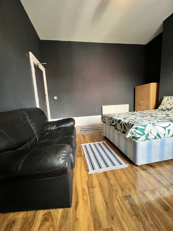 Room Durham Road in Sunderland